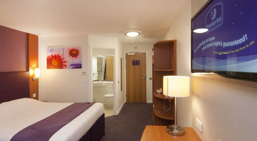 Premier Inn Glasgow East Kilbride - Peel Park Eksteriør billede