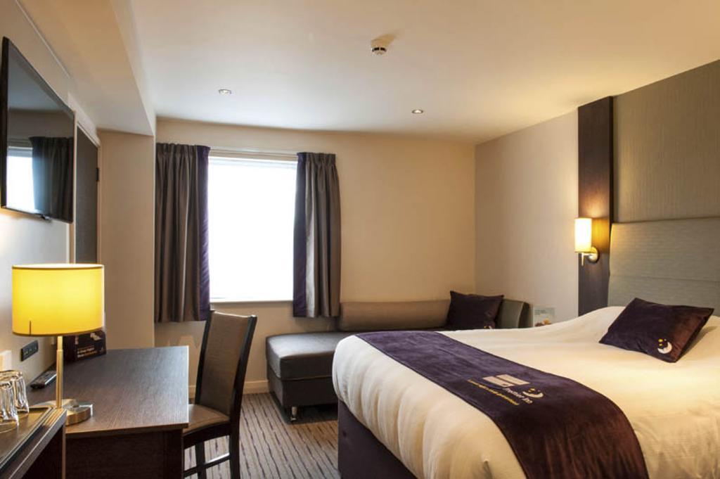 Premier Inn Glasgow East Kilbride - Peel Park Værelse billede