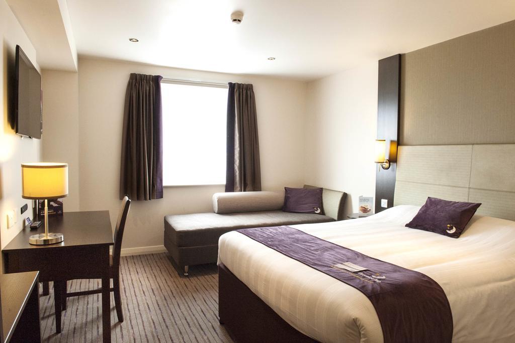 Premier Inn Glasgow East Kilbride - Peel Park Værelse billede